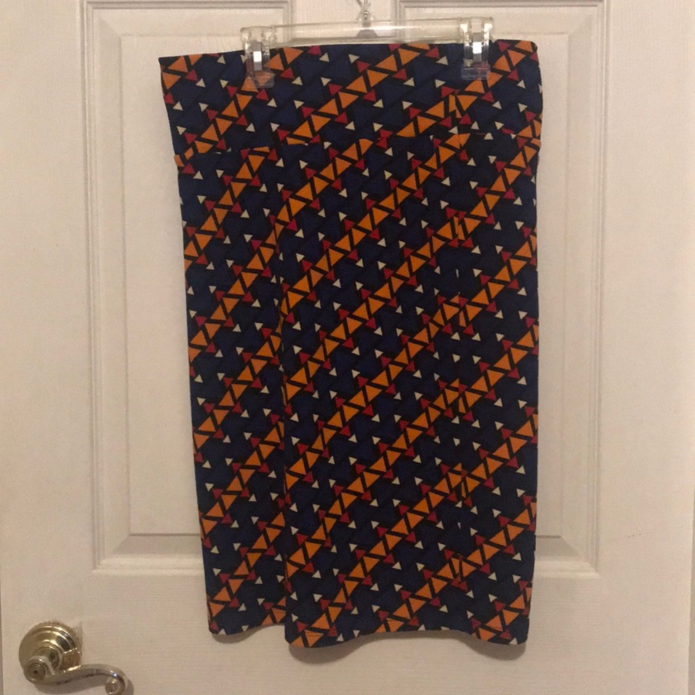 Lu la Roe Pencil skirt / infinity scarf - Cassie